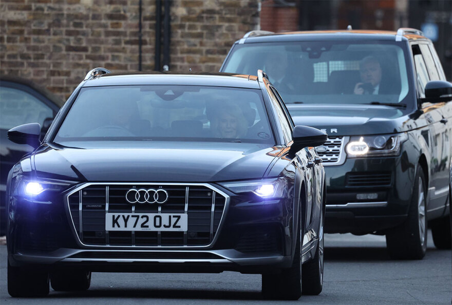 Καμίλα: Επισκέφτηκε τον Κάρολο στο νοσοκομείο για τρίτη φορά