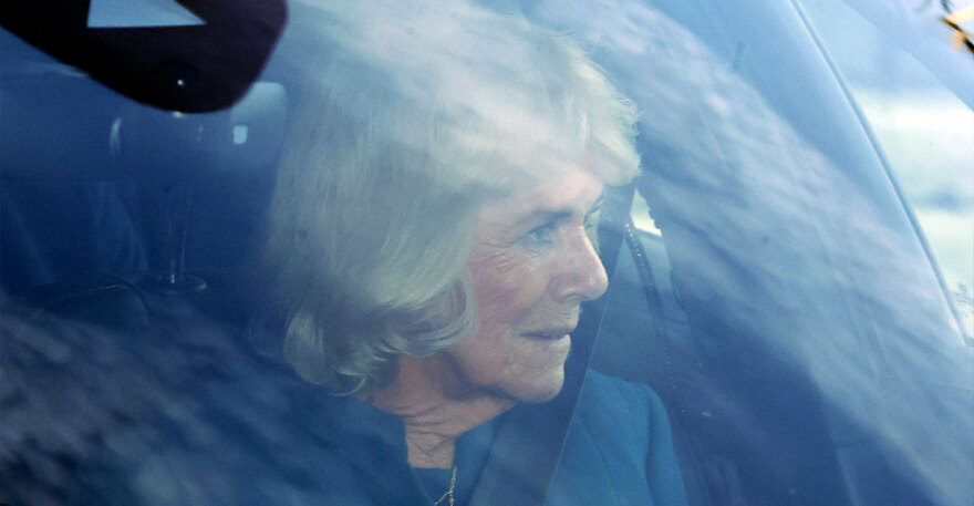 Καμίλα: Επισκέφτηκε τον Κάρολο στο νοσοκομείο για τρίτη φορά