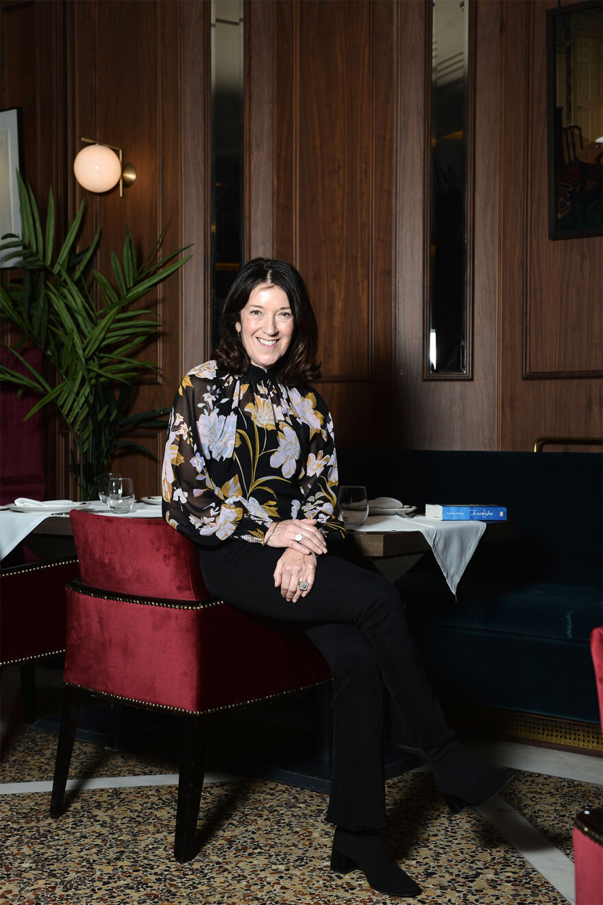 Η Bικτόρια Χίσλοπ δηλώνει έτοιμη ακόμη και να πάρει τα όπλα για την Ελλάδα 