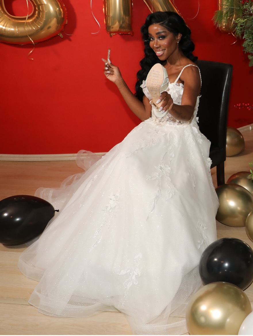 Ελίζαμπεθ Ελέτσι: Θα σε βρω, δεν θα σε αφήσω, λέει στη γυναίκα που θεωρεί ότι την «κάρφωσε» στην ΑΑΔΕ