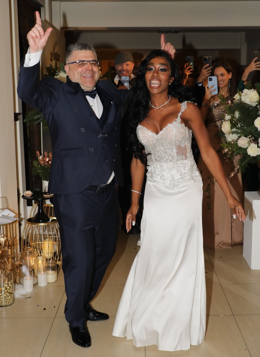 Ελίζαμπεθ Ελέτσι: Θα σε βρω, δεν θα σε αφήσω, λέει στη γυναίκα που θεωρεί ότι την «κάρφωσε» στην ΑΑΔΕ