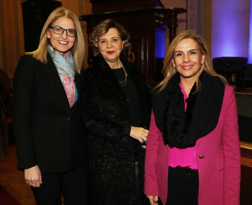 Σάννυ Μπαλτζή: Οι επώνυμοι που έδωσαν το «παρών» στην παρουσίαση της πρώτης της ποιητικής συλλογής