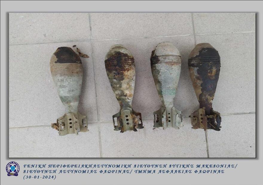 Φλώρινα: Το ζευγάρι είχε κρύψει όπλα μέχρι και στη στέγη του σπιτιού - Τι βρήκαν οι αστυνομικοί σε νέα κρύπτη