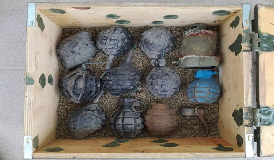 Φλώρινα: 54χρονος και 57χρονη είχαν στο σπίτι τους 29 όπλα, 72 κιλά πυρίτιδας, χιλιάδες σφαίρες - Ενημερώθηκε η Αντιτρομοκρατική