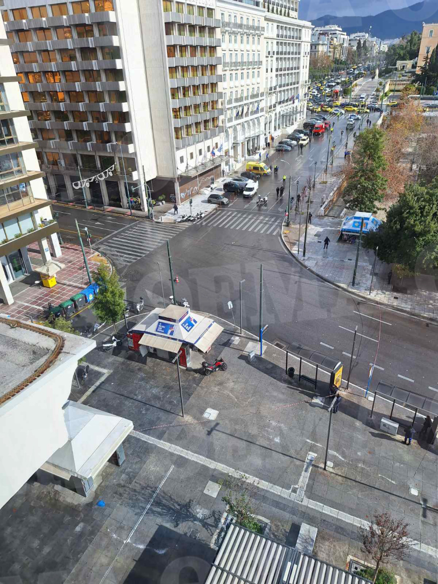 Έκλεισε η οδός Καραγιώργη Σερβίας στο Σύνταγμα λόγω ύποπτου αντικειμένου