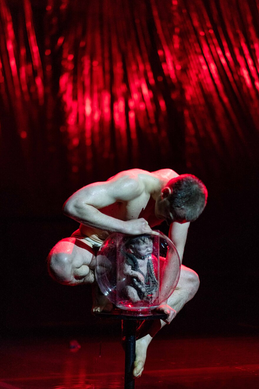 Δημήτρης Παπαϊωάννου: Το «ΙΝΚ» επιστρέφει για πέντε παραστάσεις στο Μέγαρο Μουσικής