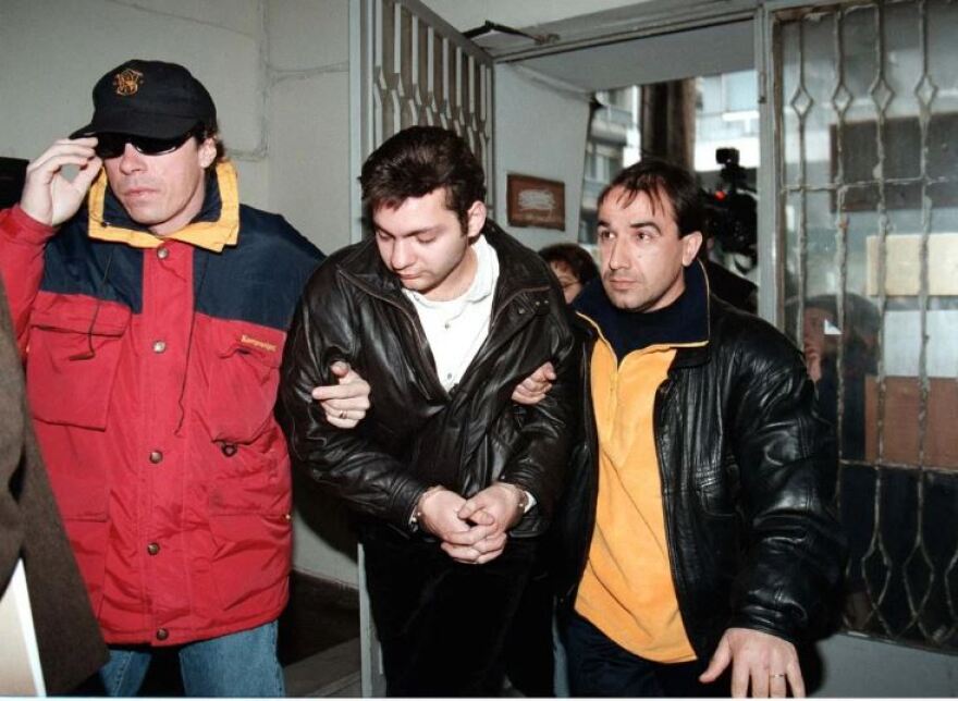 Έγκλημα Γιώργος Σκιαδόπουλος: 25 χρόνια μετά τη δολοφονία της Τζούλι Σκάλι είναι παντρεμένος και επιχειρηματίας
