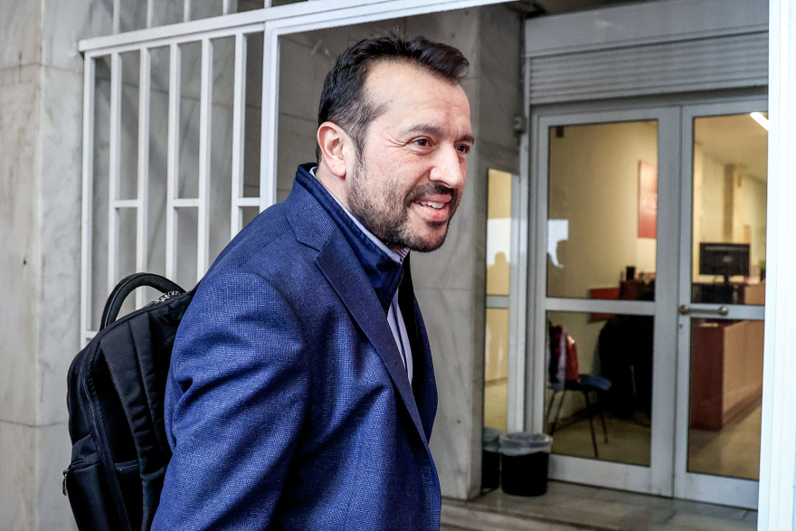 ΣΥΡΙΖΑ: Με καθυστέρηση πήγε ο Πολάκης στην Πολιτική Γραμματεία - Ιστορία επιστημονικής φαντασίας, είπε για την κόντρα με Κασσελάκη