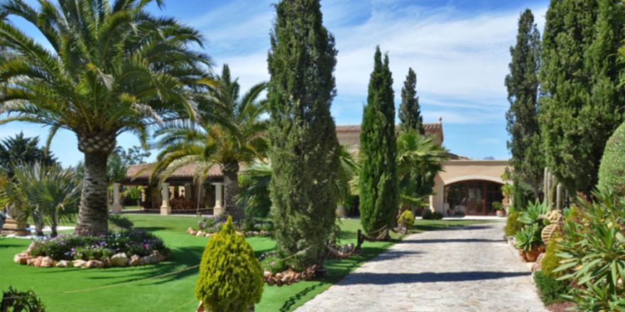 Γιούργκεν Κλοπ: Δημιουργεί τον δικό του οικολογικό παράδεισο στη Μαγιόρκα