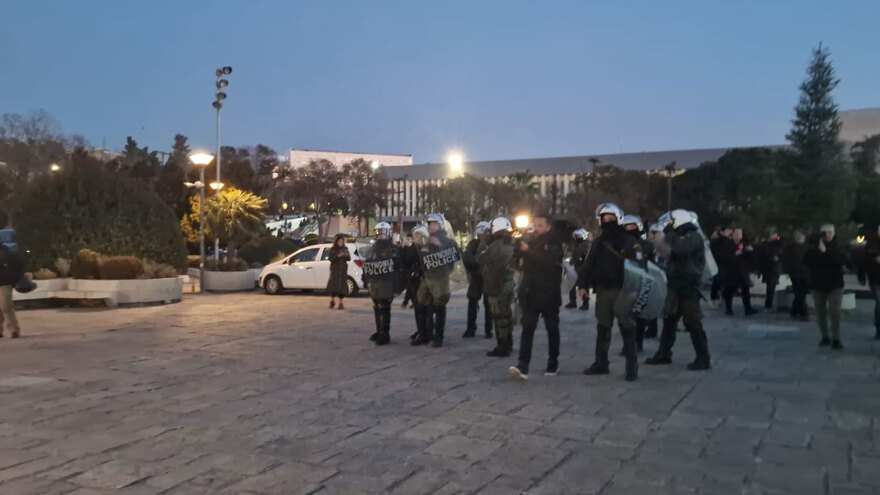 Εκκενώθηκε η κατάληψη στο ΑΠΘ μετά από αστυνομική επιχείρηση - Δείτε βίντεο και φωτογραφίες