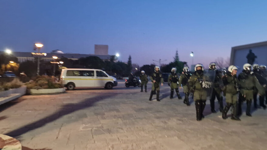 Εκκενώθηκε η κατάληψη στο ΑΠΘ μετά από αστυνομική επιχείρηση - Δείτε βίντεο και φωτογραφίες