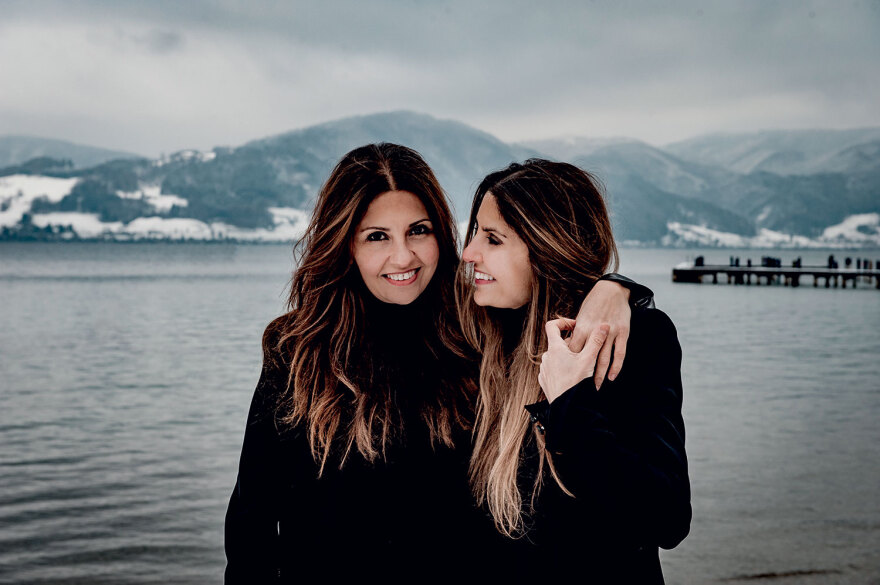 Φερχάν και Φερζάν Οντέρ: Οι δίδυμες από την Τουρκία που παίζουν πιάνο για τέσσερα χέρια 