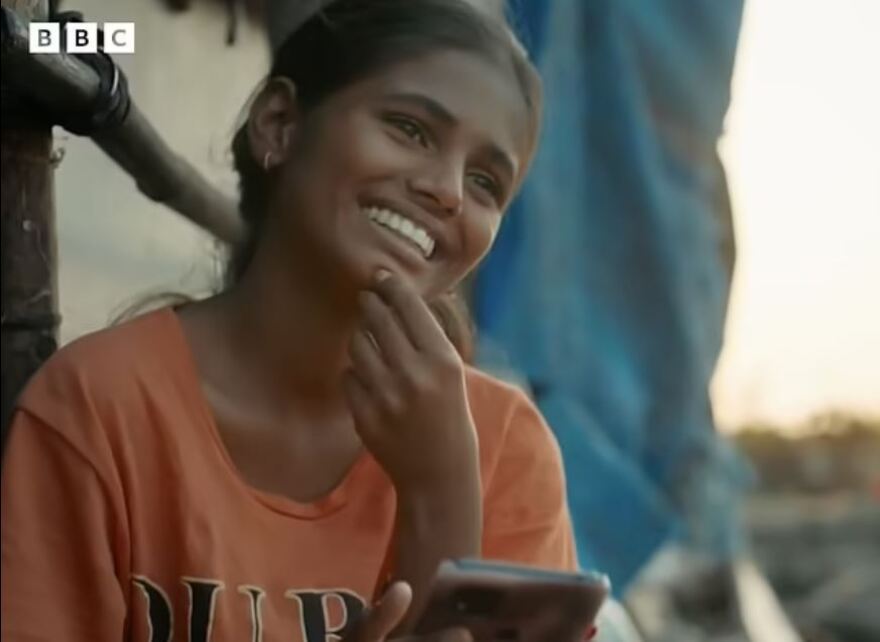 Η πριγκίπισσα των φτωχογειτονιών: Η Ινδή που θέλει να γίνει μοντέλο για να βγάλει την οικογένειά της από τη φτώχεια