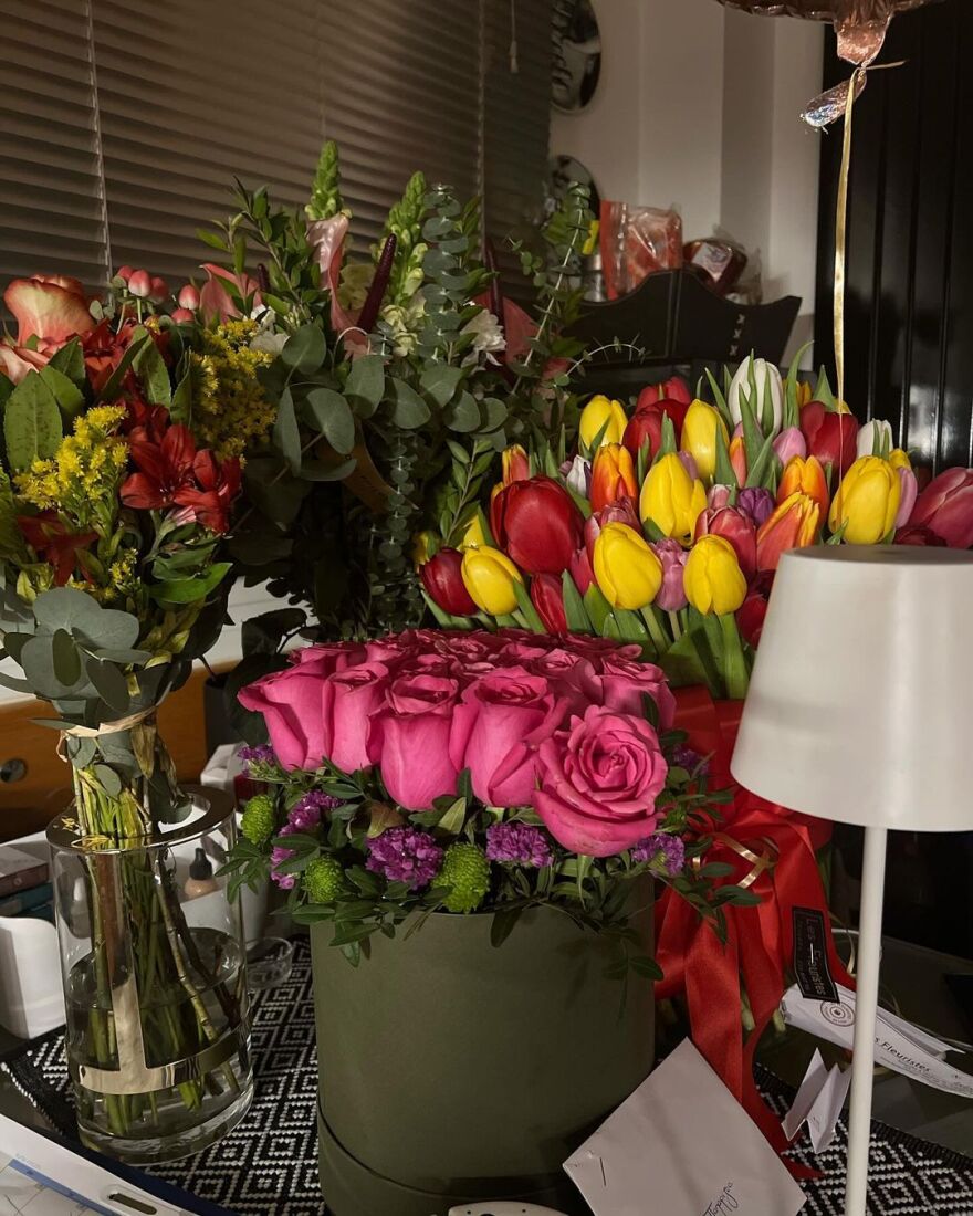 Έλενα Παπαρίζου: Η φωτογραφία από τα παιδικά της χρόνια και το «ευχαριστώ» στο κοινό της