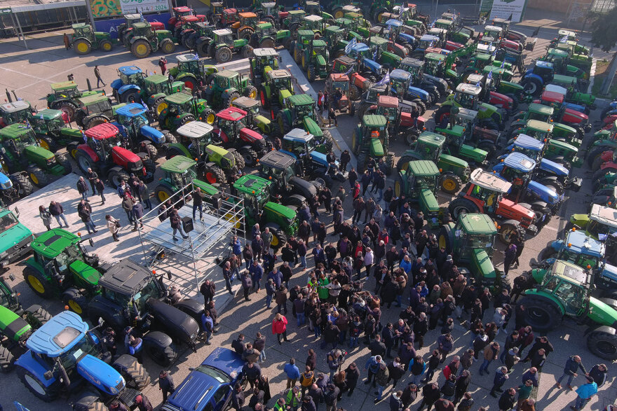 Προς κλιμάκωση των κινητοποιήσεών τους οι αγρότες - Πανελλαδική σύσκεψη την Τρίτη για συντονισμό των μπλόκων