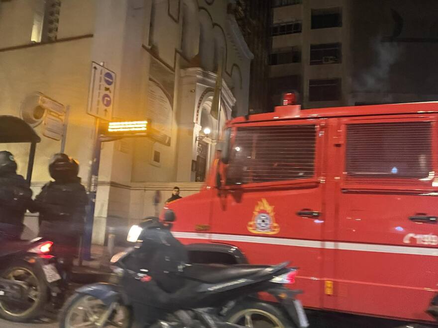 Έκρηξη βόμβας έξω από το υπουργείο Εργασίας - Ζημιές στα γύρω κτίρια, δείτε βίντεο και φωτογραφίες 