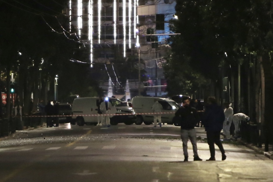 Βόμβα στο κέντρο της Αθήνας: Νέο βίντεο με τη στιγμή της έκρηξης - Το ωστικό κύμα της βόμβας χτυπάει κατάστημα