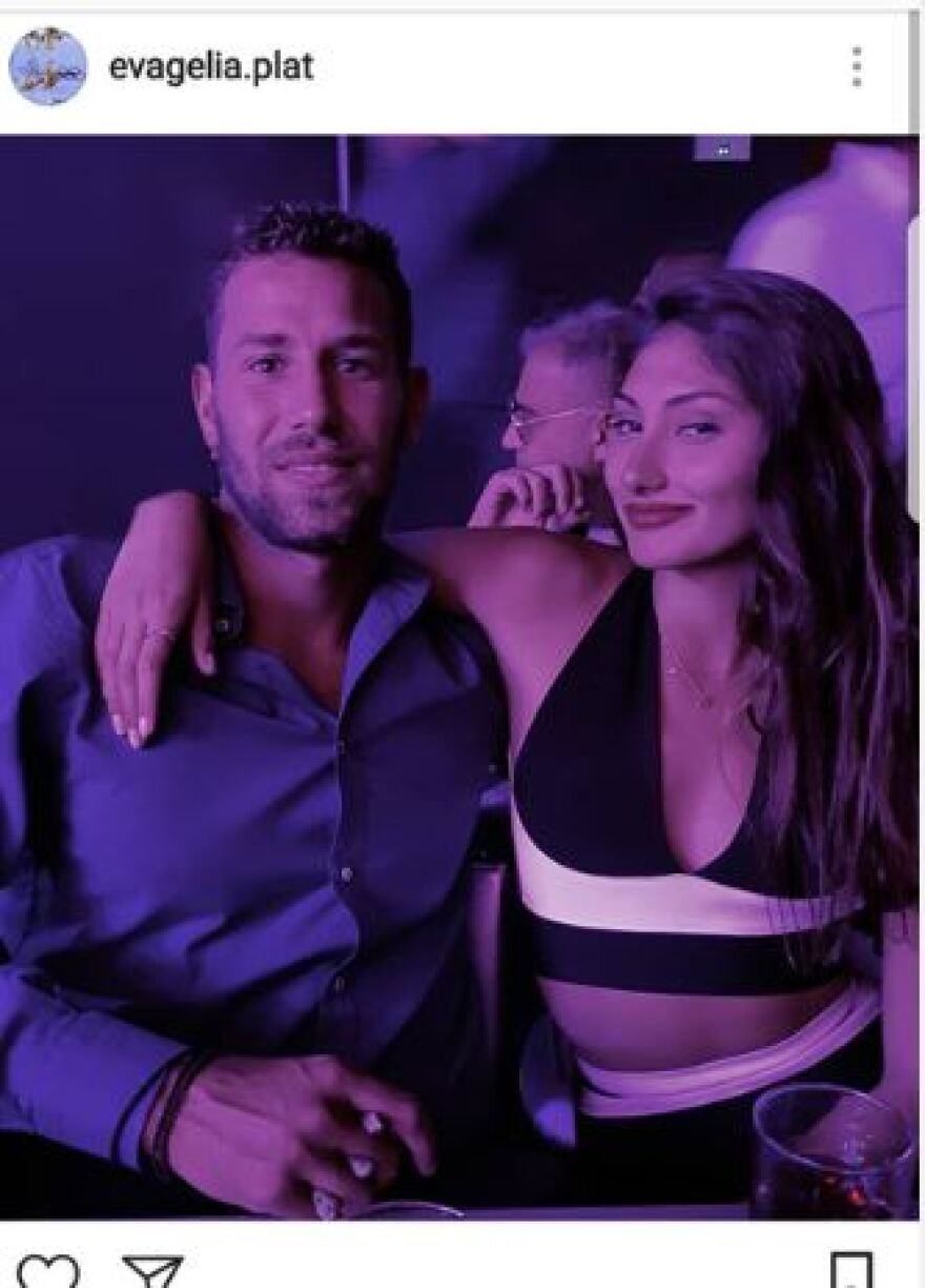 Ευαγγελία Πλατανιώτη: Η ζωή του χρυσού κοριτσιού της Ελλάδας που χορεύει στο νερό - Η καταγωγή, η τηλεόραση, η πρόταση γάμου 