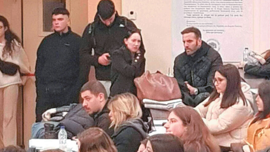 «Αιώνιοι» οι μισοί φοιτητές ενώ η κυβέρνηση καταθέτει το νομοσχέδιο για τα μη κρατικά ΑΕΙ