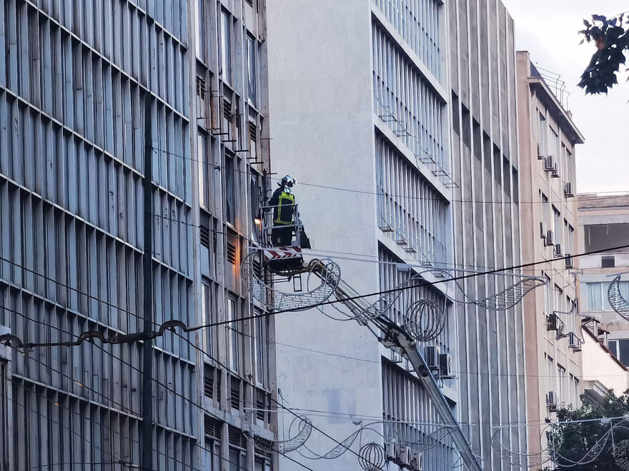 Βόμβα στο κέντρο της Αθήνας: Νέο βίντεο με τη στιγμή της έκρηξης - Το ωστικό κύμα της βόμβας χτυπάει κατάστημα