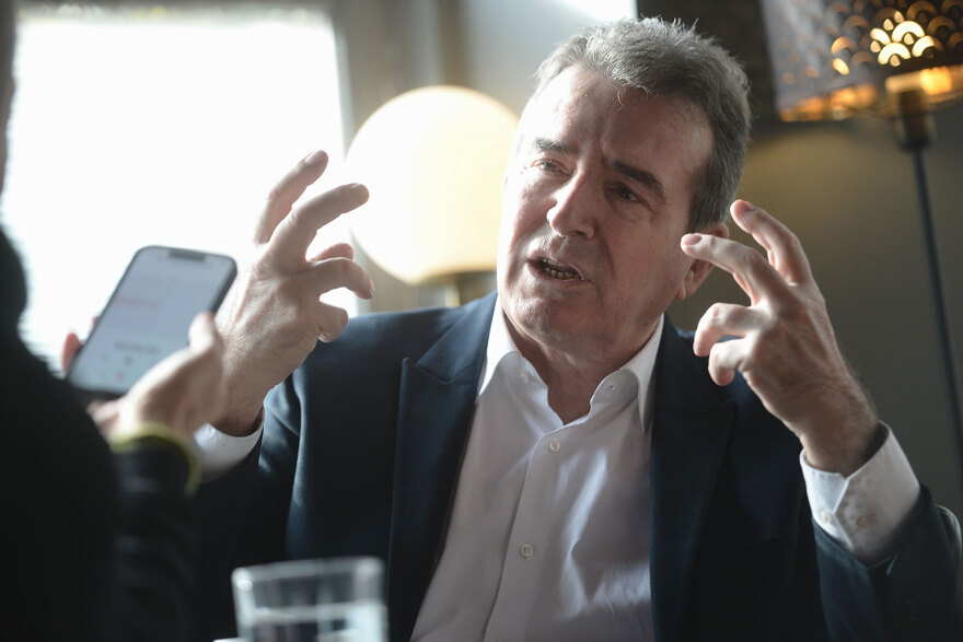 O Χρυσοχοΐδης στον Δημήτρη Δανίκα: Είναι εντολή του πρωθυπουργού να έχω λευκή επιταγή να τα αλλάξω όλα