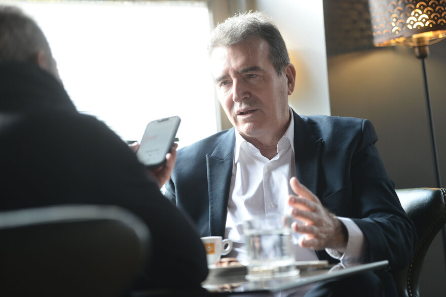 O Χρυσοχοΐδης στον Δημήτρη Δανίκα: Είναι εντολή του πρωθυπουργού να έχω λευκή επιταγή να τα αλλάξω όλα