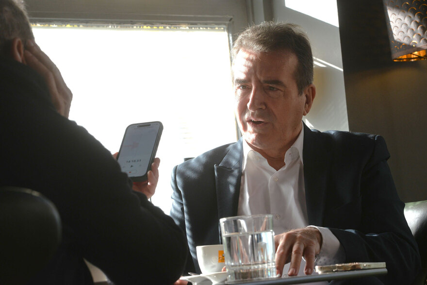 O Χρυσοχοΐδης στον Δημήτρη Δανίκα: Είναι εντολή του πρωθυπουργού να έχω λευκή επιταγή να τα αλλάξω όλα