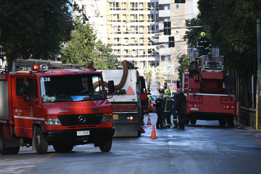 Βόμβα στο κέντρο της Αθήνας: Νέο βίντεο με τη στιγμή της έκρηξης - Το ωστικό κύμα της βόμβας χτυπάει κατάστημα