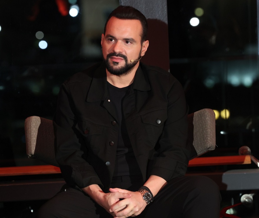 Ο Γιώργος Αρσενάκος μίλησε για τη ραπ, την καταγωγή της Ελένη Φουρέιρα, τον Γιώργο Νταλάρα και τον εθισμό στον καλλιτεχνικό χώρο