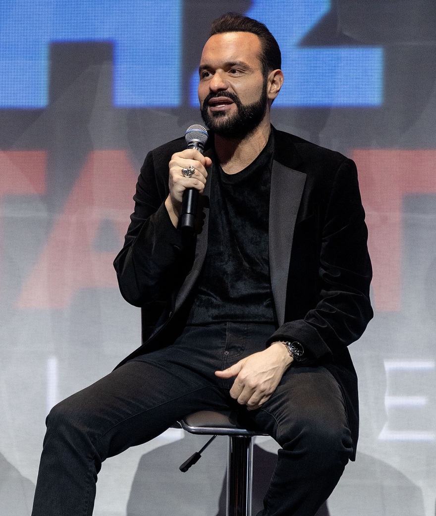 Ο Γιώργος Αρσενάκος μίλησε για τη ραπ, την καταγωγή της Ελένη Φουρέιρα, τον Γιώργο Νταλάρα και τον εθισμό στον καλλιτεχνικό χώρο