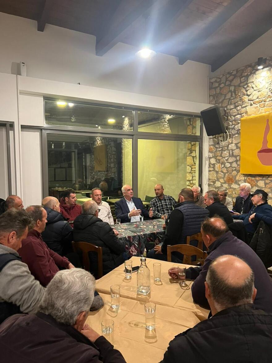 Στα μπλόκα των αγροτών ο Μεϊμαράκης - «Θα δώσουμε μάχη για τα αιτήματα σας στην Ευρώπη»