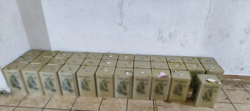 Χειροπέδες σε 48χρονο που νόθευε ηλιέλαιο με χημικά για να μοιάζει με ελαιόλαδο - Δείτε φωτογραφίες