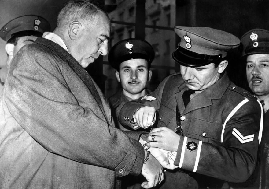 Θησαυροί και… θησαυροκυνηγοί: Τι ψάχνουν μετά μανίας εκατοντάδες χιλιάδες Έλληνες;