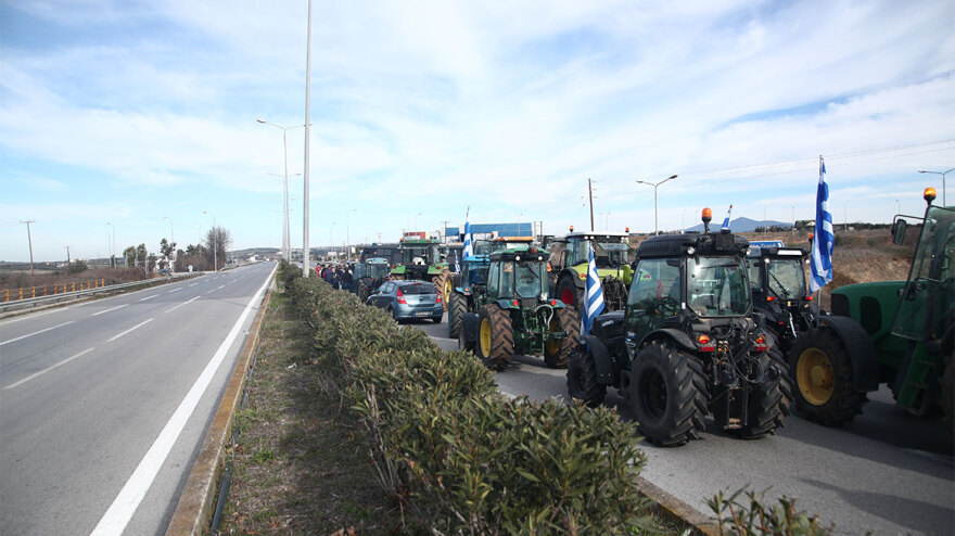 Μηχανοκίνητη πορεία των αγροτών με προορισμό το ΥΜΑΘ στη Θεσσαλονίκη - Δείτε βίντεο και φωτογραφίες