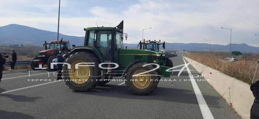 Αγρότες: Σε εξέλιξη κινητοποιήσεις - Για άμεσα οφέλη από τις παρεμβάσεις μιλά η κυβέρνηση