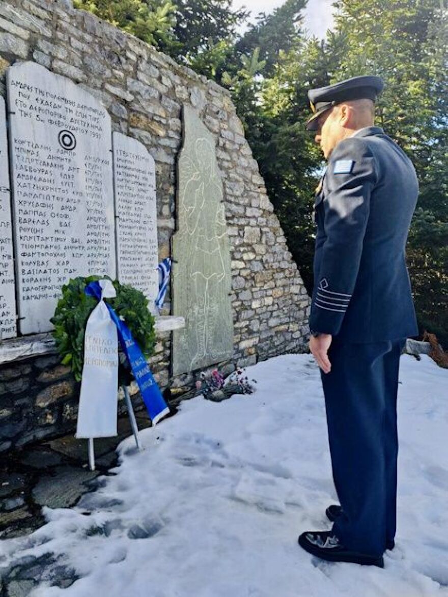 ΓΕΑ: Επιμνημόσυνη δέηση για το δυστύχημα του C-130 της Πολεμικής Αεροπορίας στο όρος Όθρυς το 1991 - Δείτε φωτογραφίες