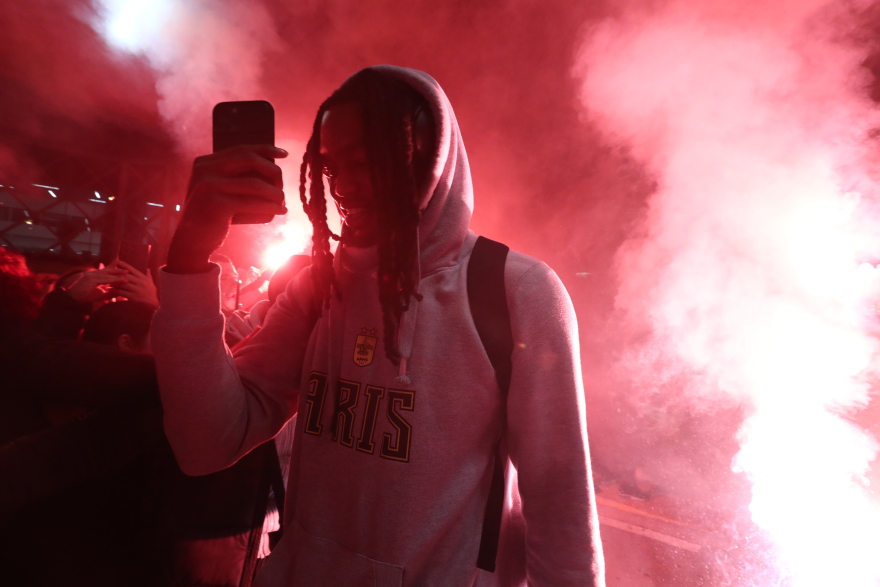 Άρης: Υποδοχή ηρώων στους θριαμβευτές του ΟΑΚΑ  - Δείτε βίντεο και φωτογραφίες