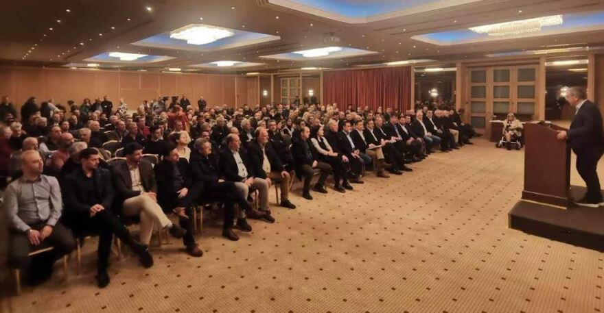 Συνάντηση Δούκα με Χαρίτση και Ηλιόπουλο το μεσημέρι στο δημαρχείο