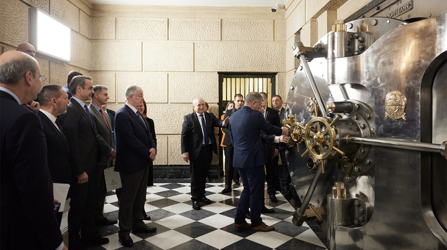 Πού φυλάσσεται τώρα ο χρυσός της Ελλάδας - Ξενάγηση στο νέο θησαυροφυλάκιο της ΤτΕ