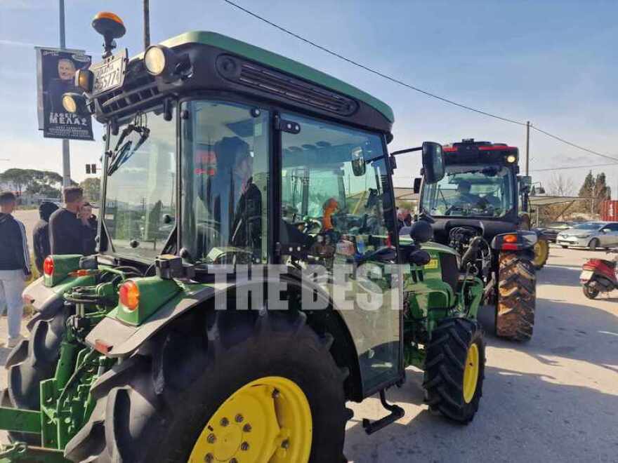 Αγρότες: Νέα μπλόκα σε Πλατύκαμπο, Στεφανοβίκειο και Καρδίτσα - Έκλεισαν δρόμους και άναψαν φωτιές