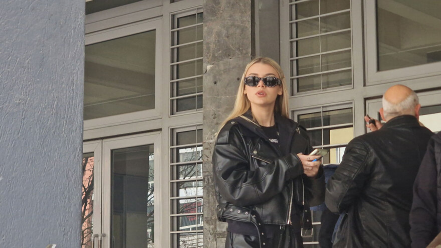 Θεσσαλονίκη: Στα δικαστήρια ο Ricta για να απολογηθεί - Δίπλα του, η μητέρα του παιδιού του «Cinderella»