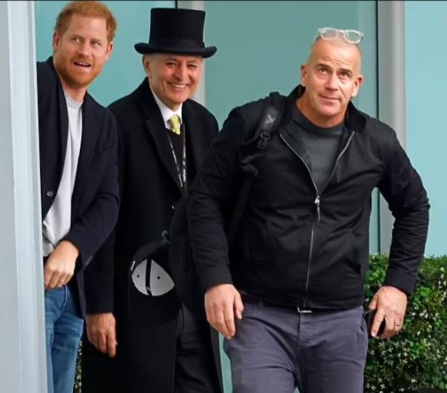 Πρίγκιπας Χάρι: Επίσκεψη αστραπή στη Βρετανία για τον Κάρολο - Φεύγει μετά από μόλις 24 ώρες