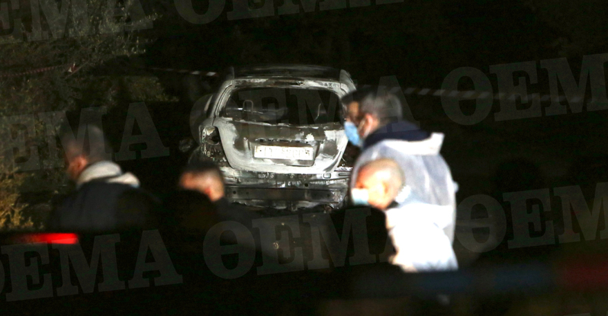 Δολοφονία στη Μάνδρα: Το φλεγόμενο αυτοκίνητο του επιχειρηματία Χρήστου Γιαλιά λίγο μετά την εκτέλεσή του - Δείτε βίντεο και φωτογραφίες
