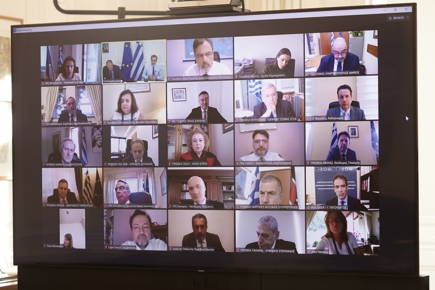 Μητσοτάκης: Τηλεδιάσκεψη με επικεφαλής των Πρεσβειών στο εξωτερικό - Η επιστολική ψήφος στο προσκήνιο