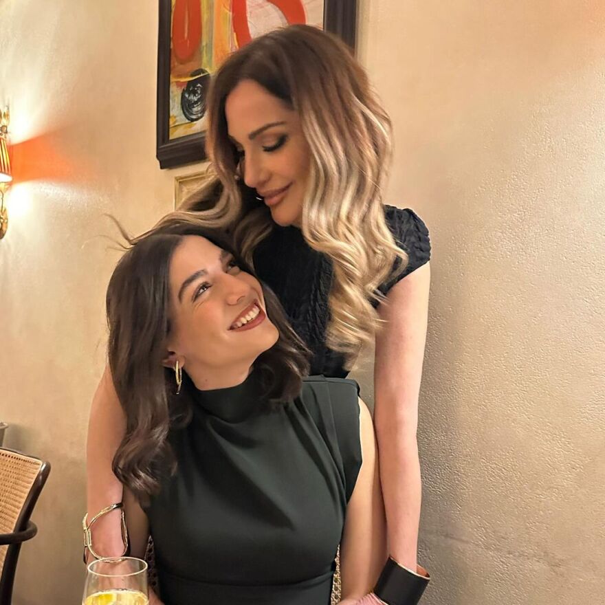 Δέσποινα Βανδή: Αχώριστες με την κόρη της - Το backstage βίντεο από το J2US με τη Μελίνα Νικολαΐδη