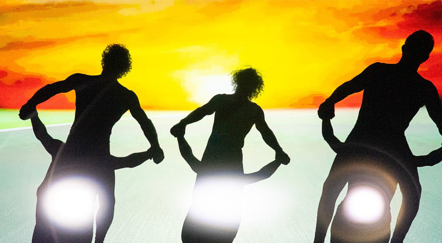 Mobiles: Οι χορευτές - μάγοι που παίζουν με τις σκιές έρχονται στην Αθήνα