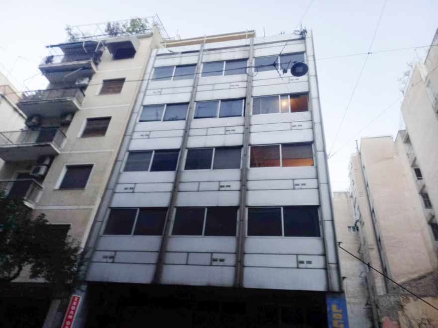 Εξάρχεια: Νεκρός 50χρονος σε διαμέρισμα - Είχε χτυπηθεί στο κεφάλι, ανακρίνεται ένας 48χρονος