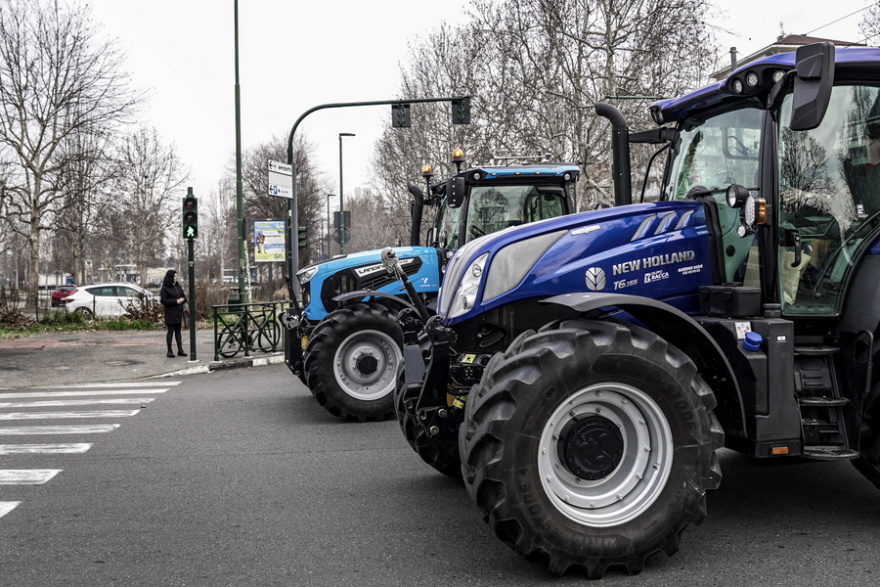Ιταλία: Οι αγρότες άλλαξαν γνώμη - Μόνο τέσσερα τρακτέρ αύριο στο κέντρο της Ρώμης