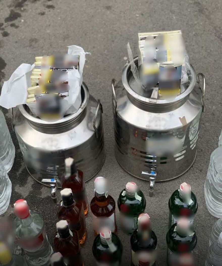 Θεσσαλονίκη: Εξαρθρώθηκε κύκλωμα με λαθραία ποτά και τσιγάρα - Τέσσερις συλλήψεις