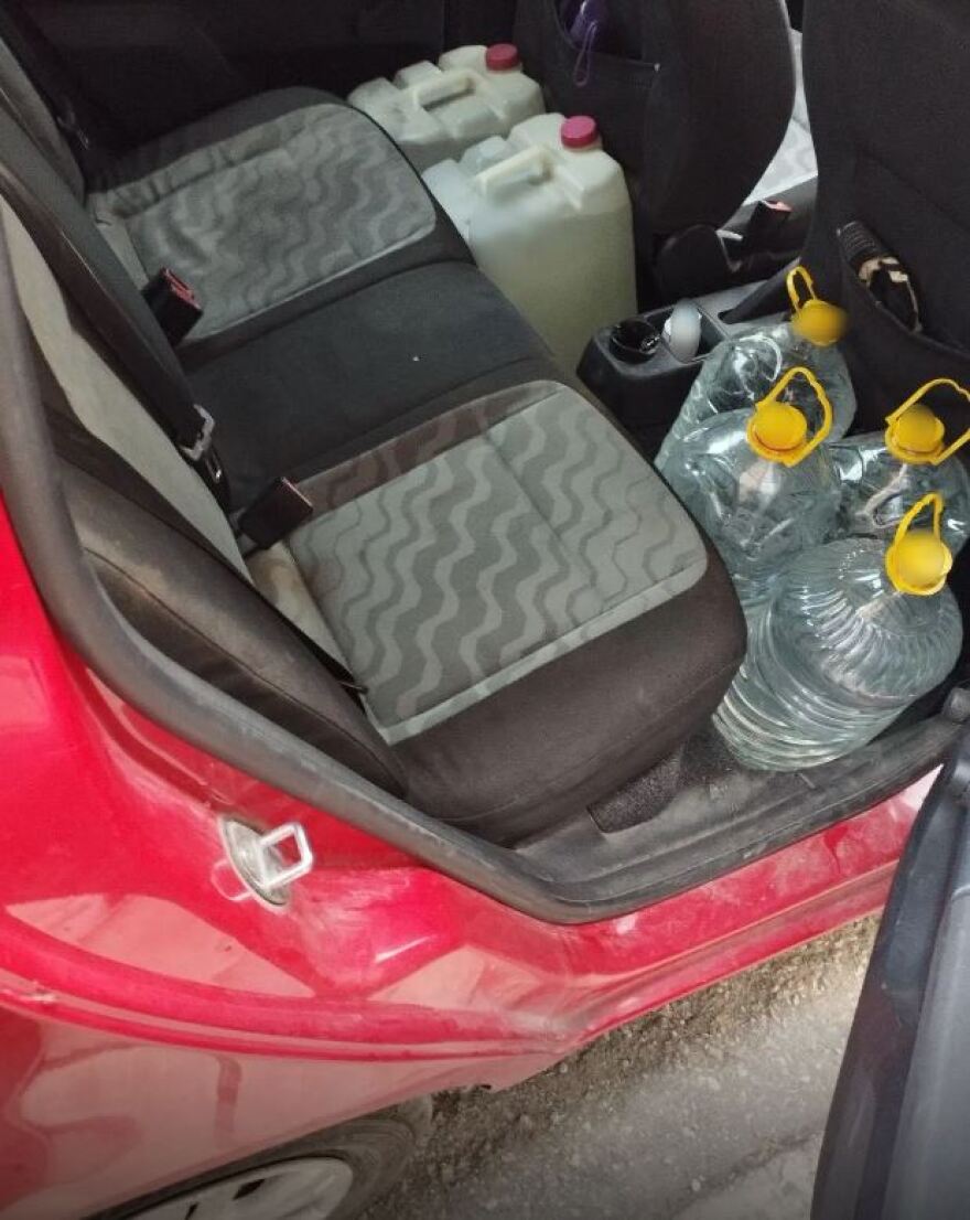 Θεσσαλονίκη: Εξαρθρώθηκε κύκλωμα με λαθραία ποτά και τσιγάρα - Τέσσερις συλλήψεις